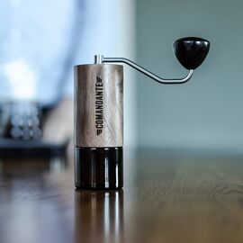 Comandante C40 Nitro Blade Virginia Walnut Кофемолка ручная, фото , изображение 2