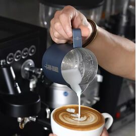 MHW-3BOMBER Milk Pitcher 5.0 Питчер 500 мл синий, фото , изображение 2