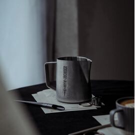 MHW-3BOMBER Milk Pitcher 5.0 Питчер 500 мл антрацит, фото , изображение 3