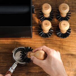 MHW-3BOMBER Щетка для чистки корзины портафильтра 51-58мм бук, фото , изображение 6