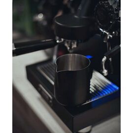 WPM 30 Competition Питчер с острым носиком 500 мл черный, фото , изображение 4