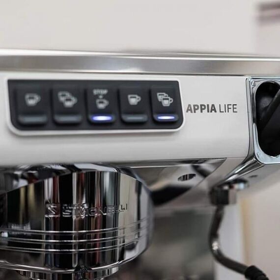 Nuova Simonelli Appia Life 2Gr V 220V white economizer+high groups Кофемашина-автомат с 2 высокими группами и экономайзером, фото , изображение 2