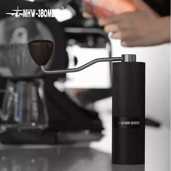 MHW-3BOMBER Race M1 Titanium Кофемолка ручная черная ручка из ореха, фото , изображение 10