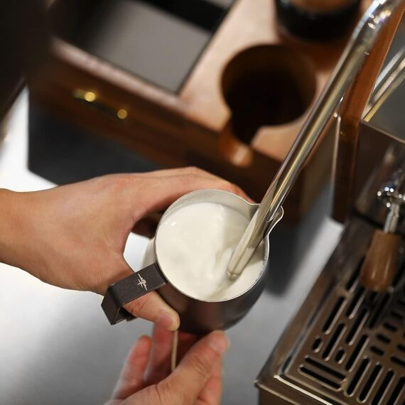 MHW-3BOMBER Milk Pitcher Turbo Питчер 450 мл черный, фото , изображение 7 MHW-3BOMBER Milk Pitcher Turbo Питчер 450 мл черный, фото , изображение 7