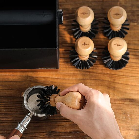 MHW-3BOMBER Щетка для чистки корзины портафильтра 51-58мм бук, фото , изображение 6