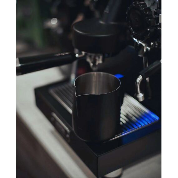 WPM 30 Competition Питчер с острым носиком 600 мл черный, фото , изображение 4