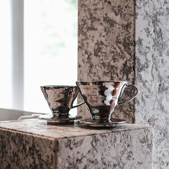 Hario VDC-02-SL Керамический пуровер V60 02 серебро, фото , изображение 2 Hario VDC-02-SL Керамический пуровер V60 02 серебро, фото , изображение 2